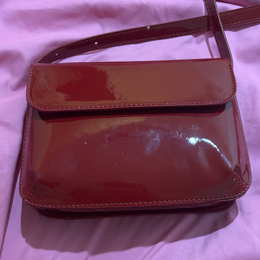 Elegant Red Patent Leather Shoulder Bag